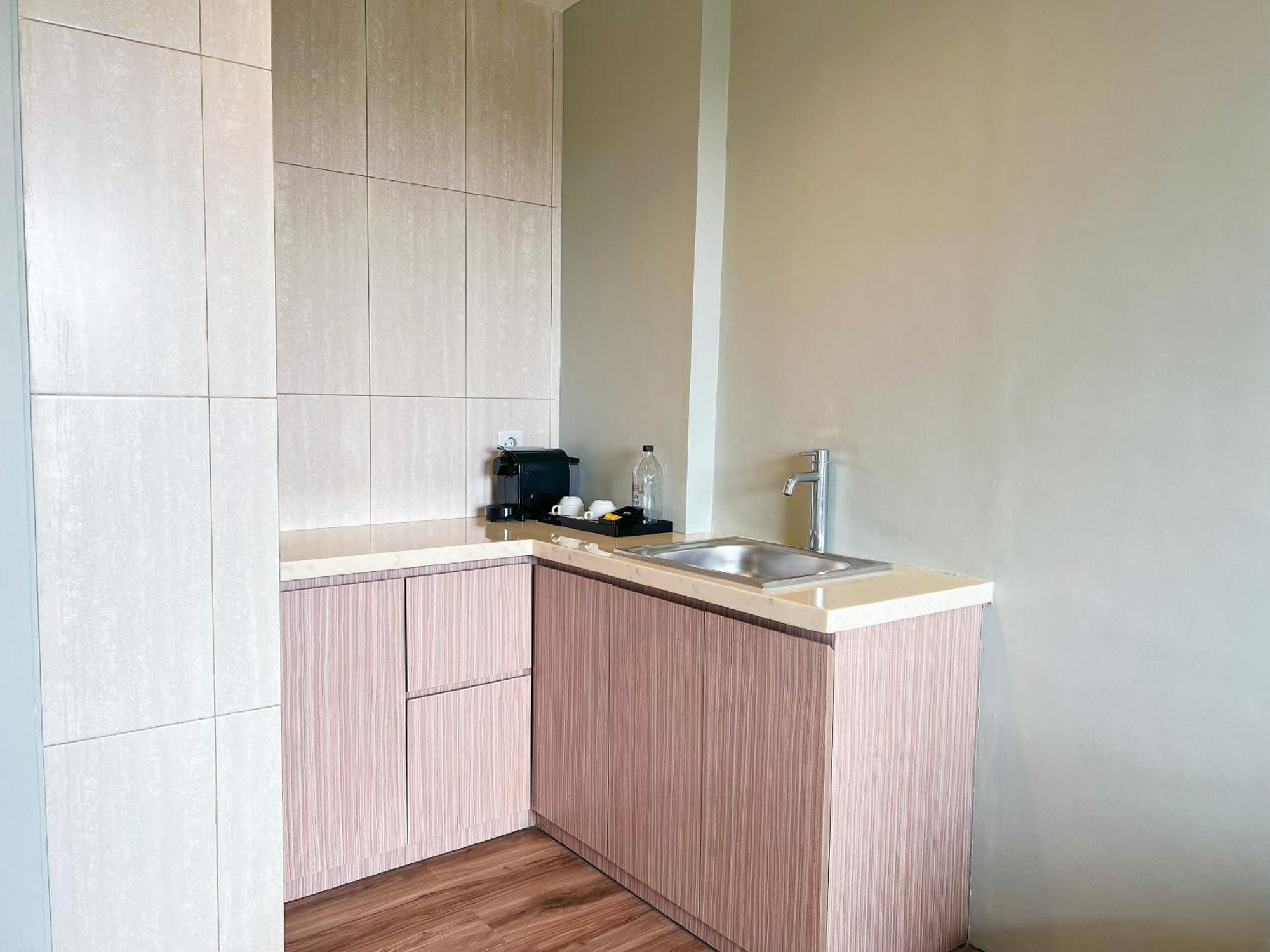 Liberta Hotel Kemang Jakarta Exteriör bild